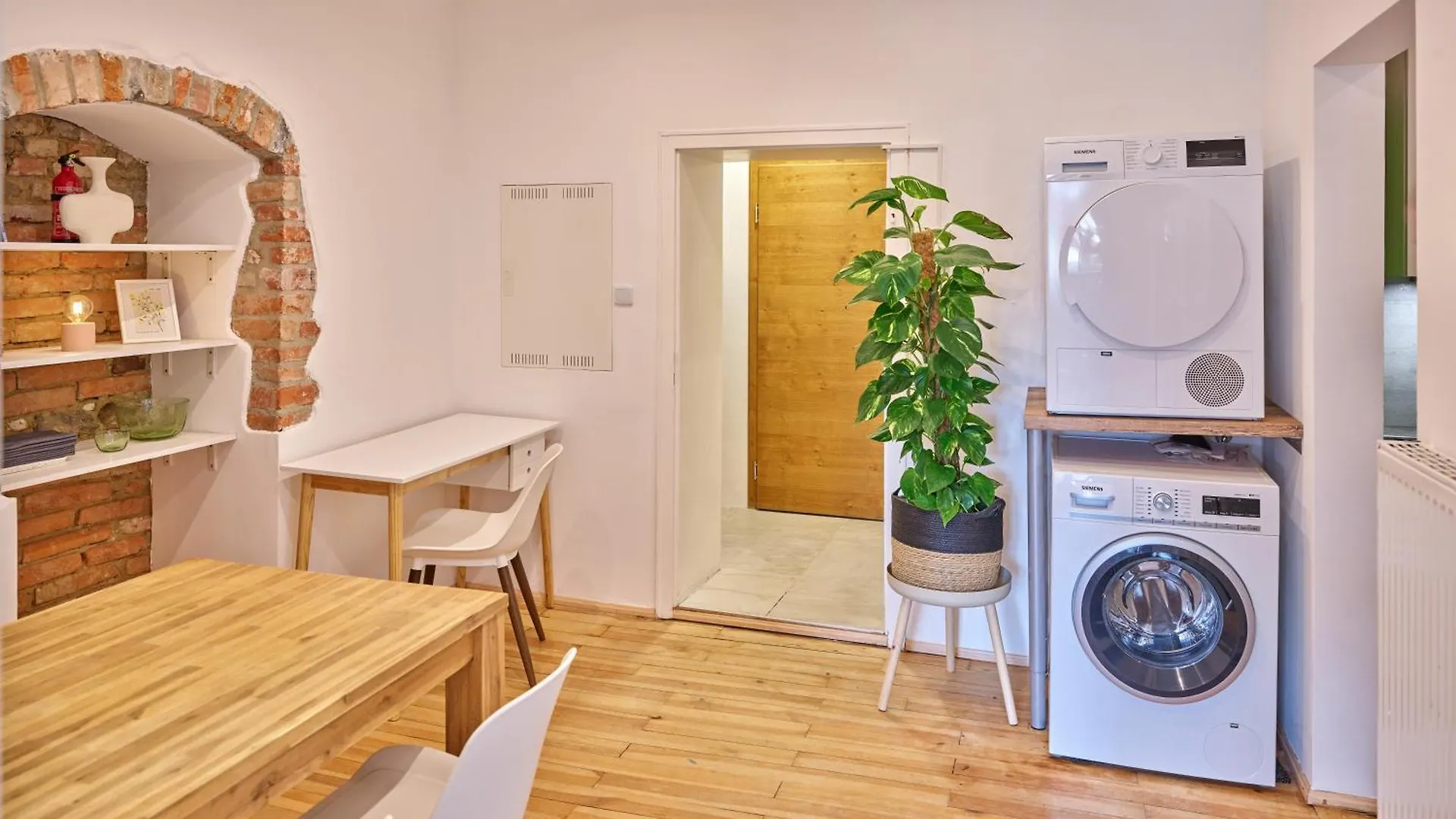 Residery Zentrale Altbauwohnung Mit Arbeitsplatz In Der Innstadt Passau